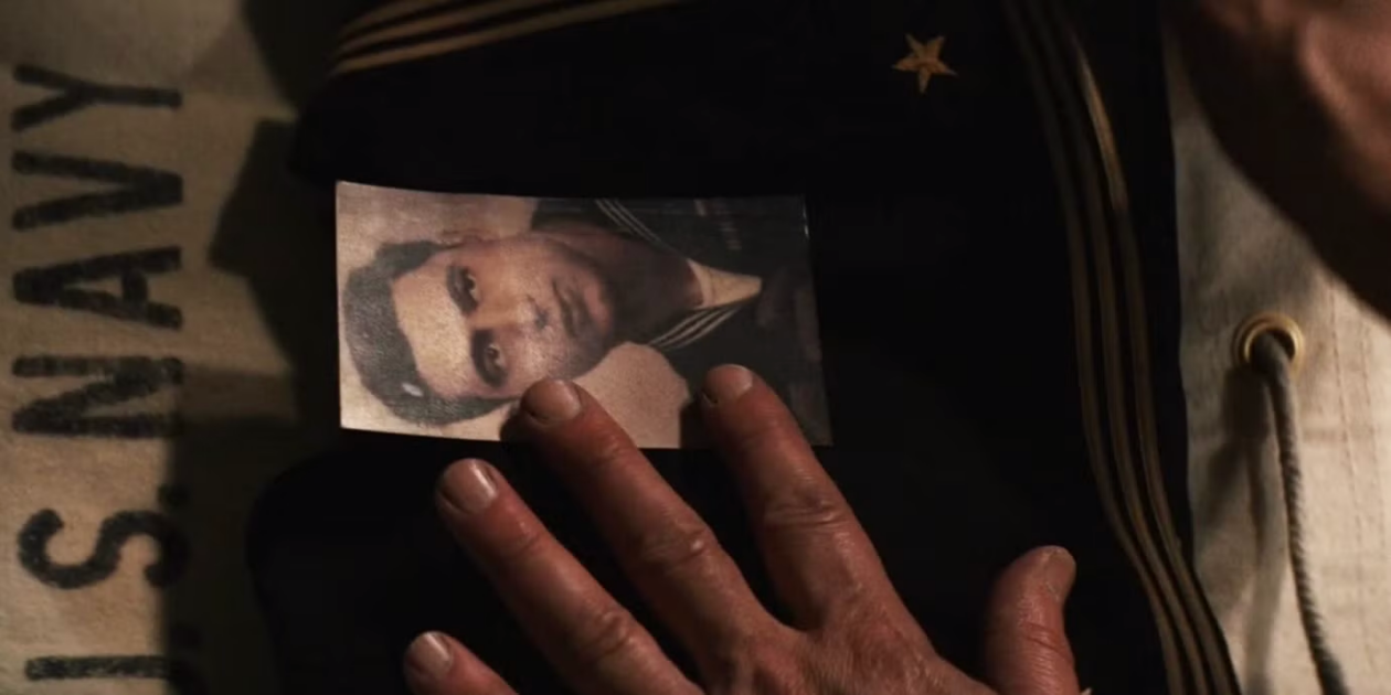 Escena de John Torturro en "gravedad"