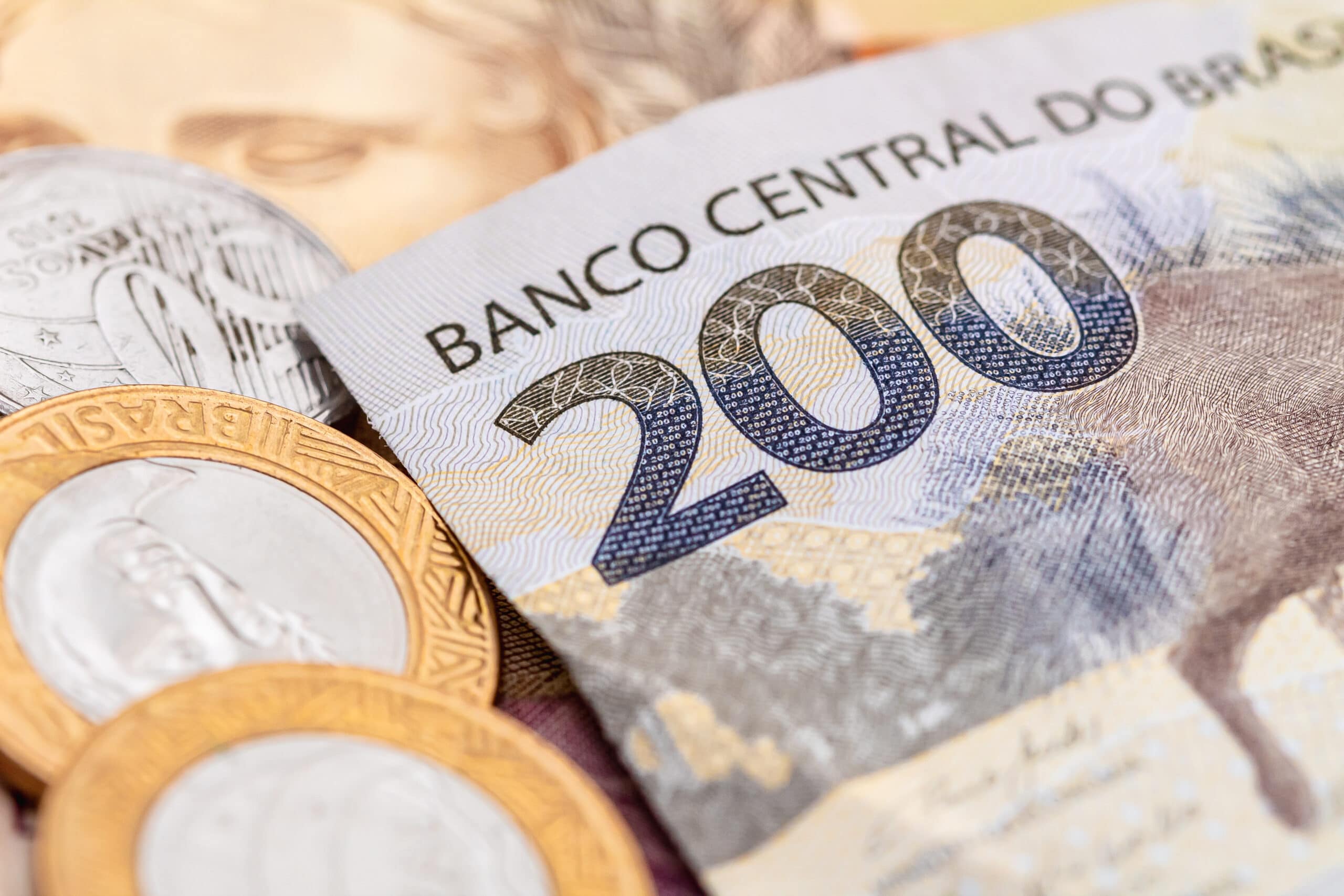 Dinero (billetes y monedas reales)