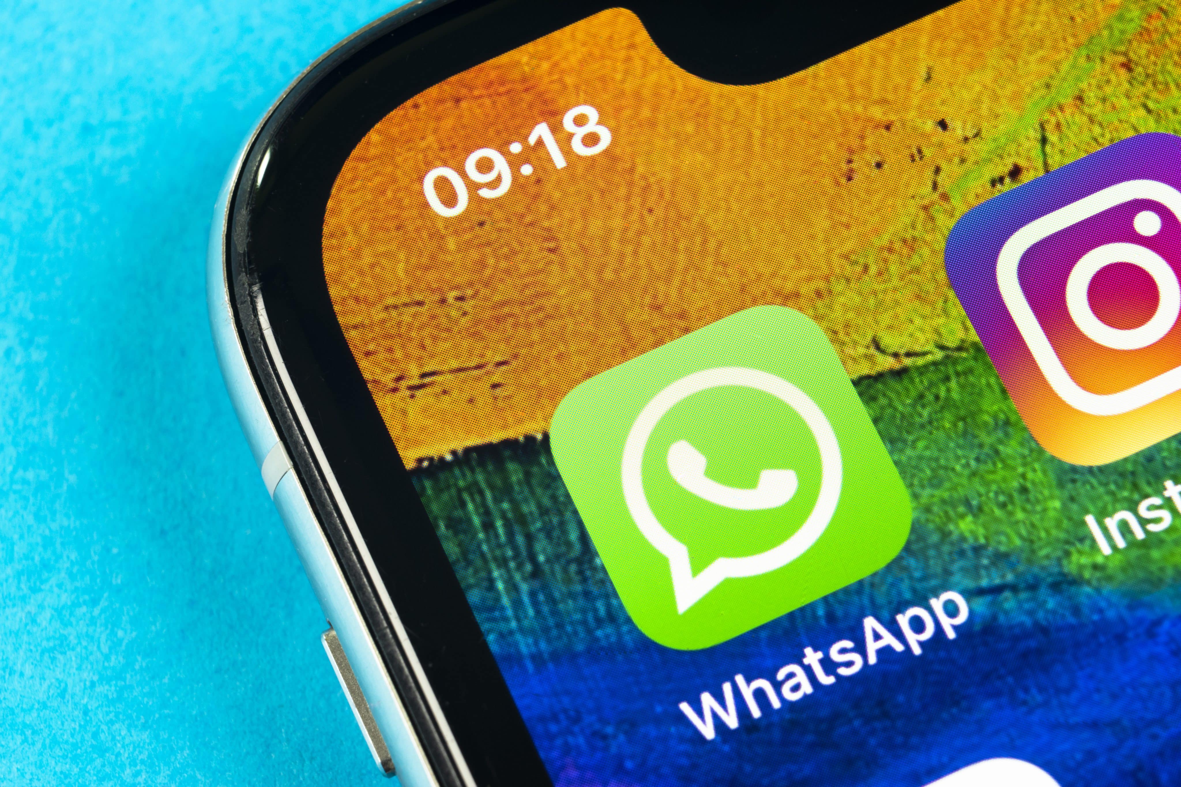Iconos de las aplicaciones WhatsApp e Instagram en iPhone