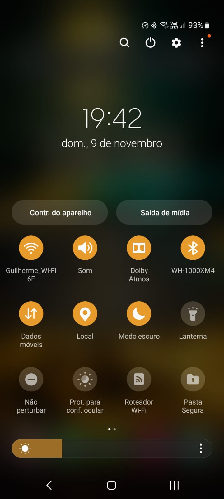 ¿Cómo encender la linterna del celular? 5 formas diferentes de iluminar
