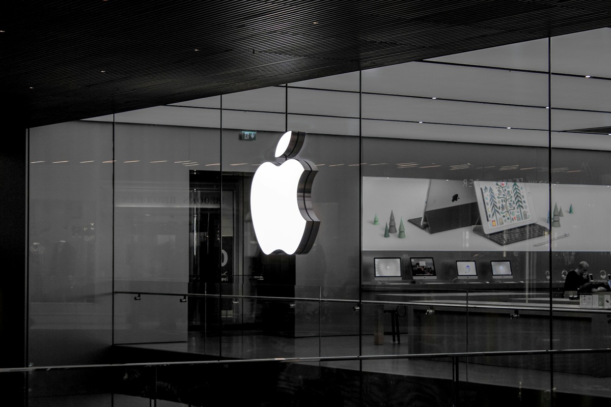 Apple comienza a pedir verificación de edad para descargar aplicaciones en Brasil