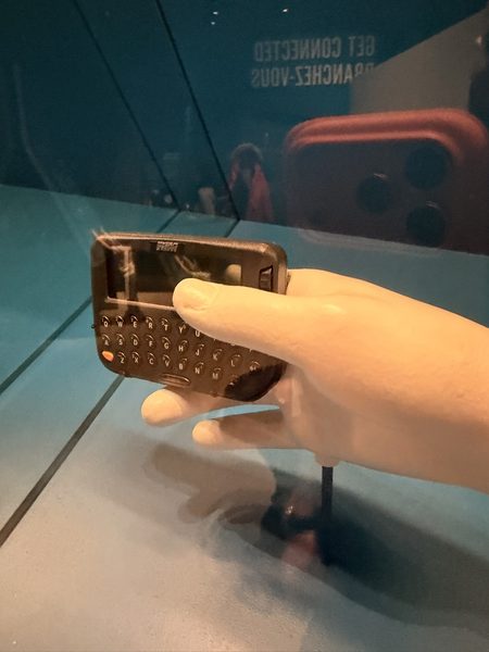 Buscapersonas exhibido en el museo.
