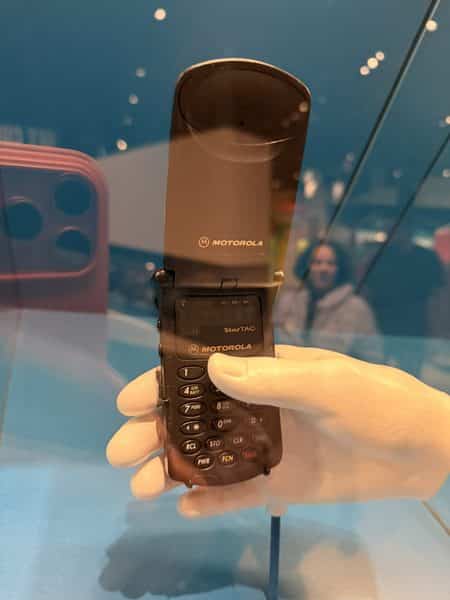 Motorola StarTAC expuesto en el museo