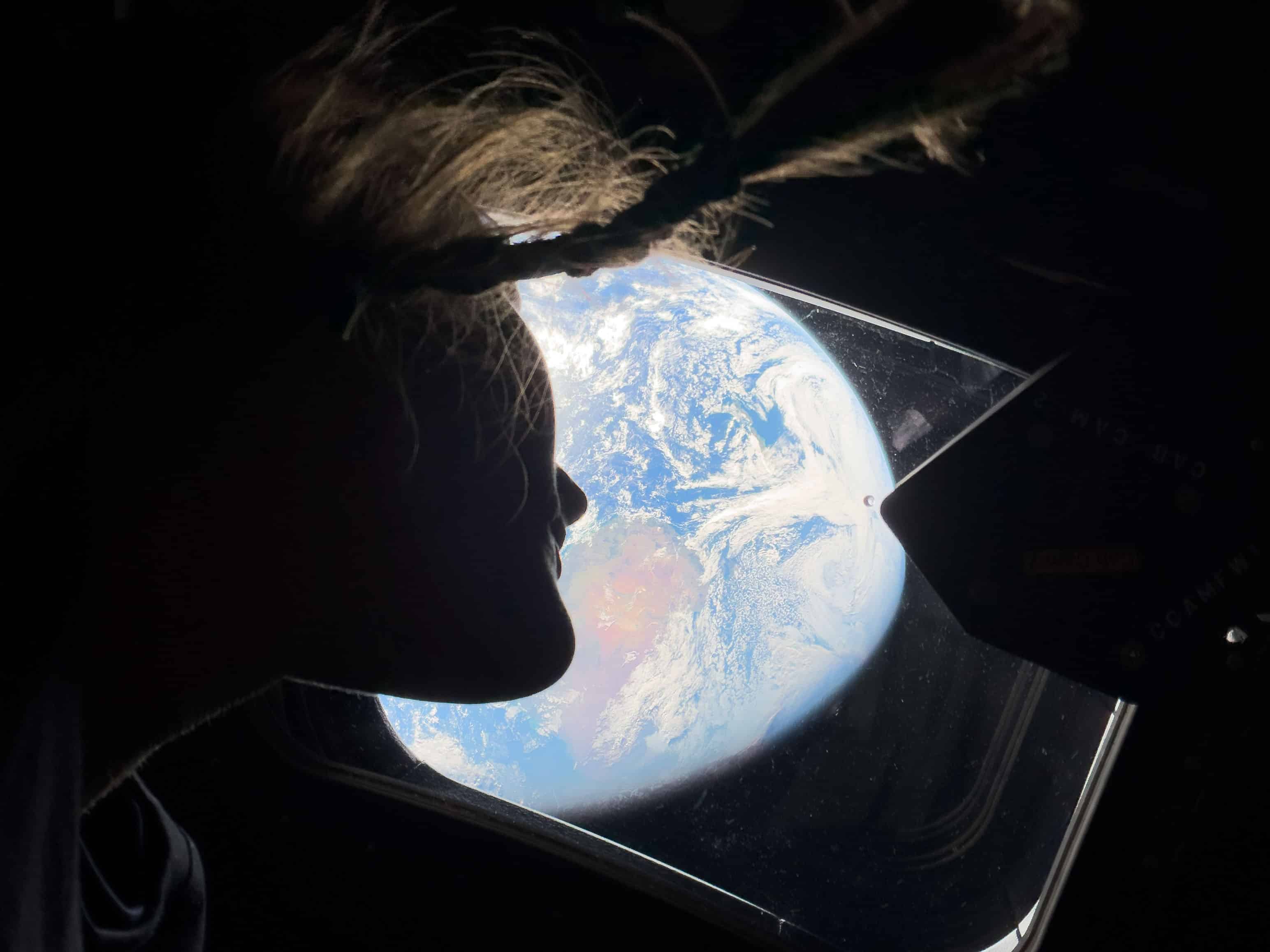 Foto en el iPhone 17 Pro Max de Christina Koch en la misión de la NASA