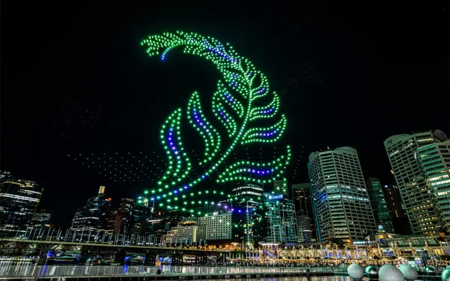Sydney Drone Show / El espectáculo de drones Vivid fue cancelado el martes y miércoles después de que alrededor de 90 drones se estrellaran en el Darling Harbour de Sydney durante una actuación.