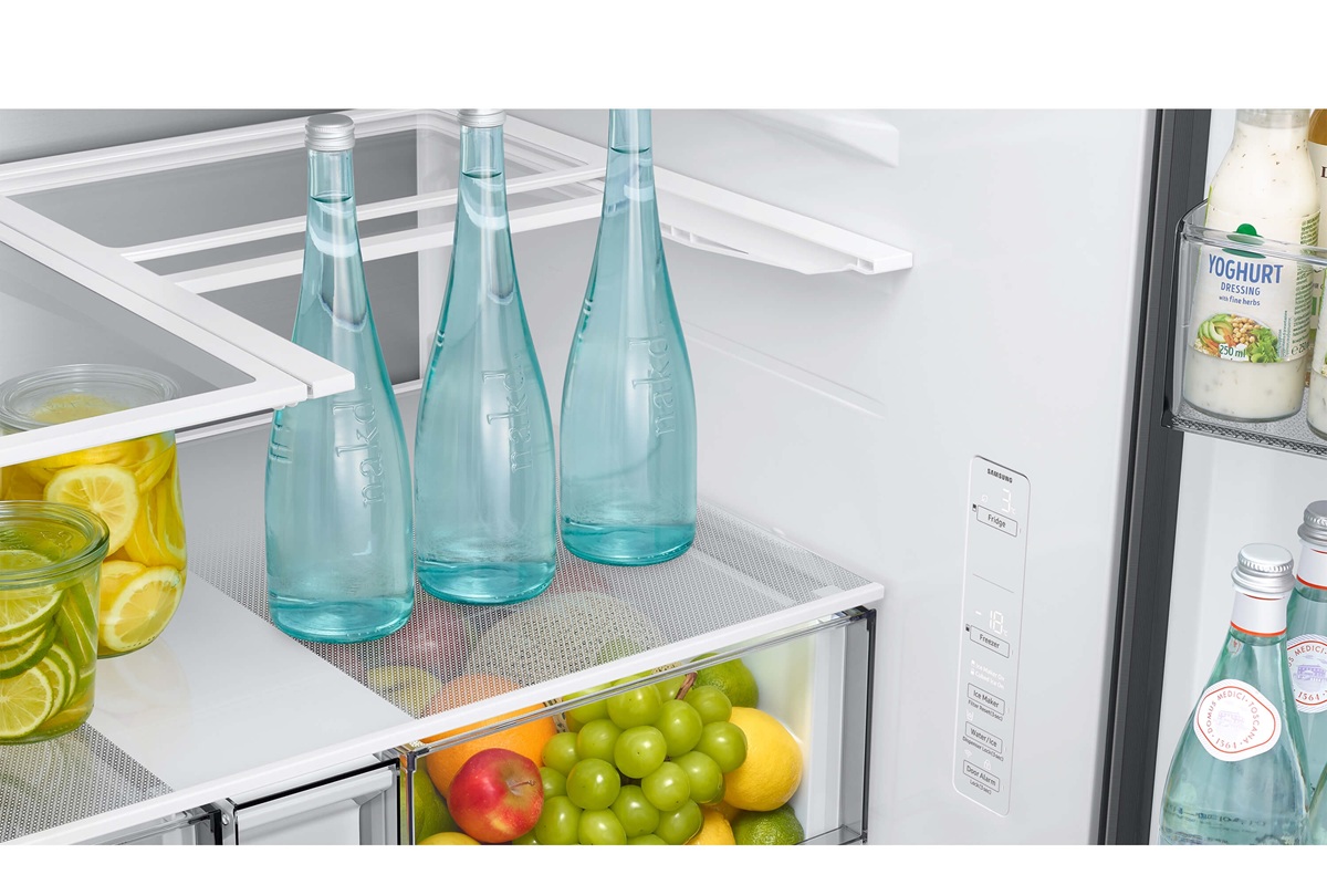 Samsung lanza el frigorífico RF70H con diseño integrado, SmartThings y el menor espacio del mercado