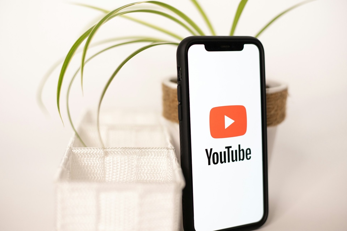 YouTube refuerza su control sobre la “descuido de la IA” y los creadores anónimos pueden pagar el precio