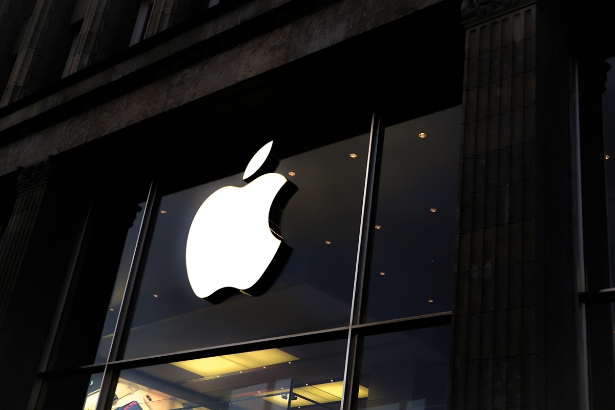 Disney intentó comprar la franquicia 007 y Twitter y consideró fusionarse con Apple, dice ex director ejecutivo