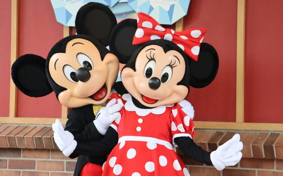 Disney intentó comprar la franquicia 007 y Twitter y consideró fusionarse con Apple, dice ex director ejecutivo