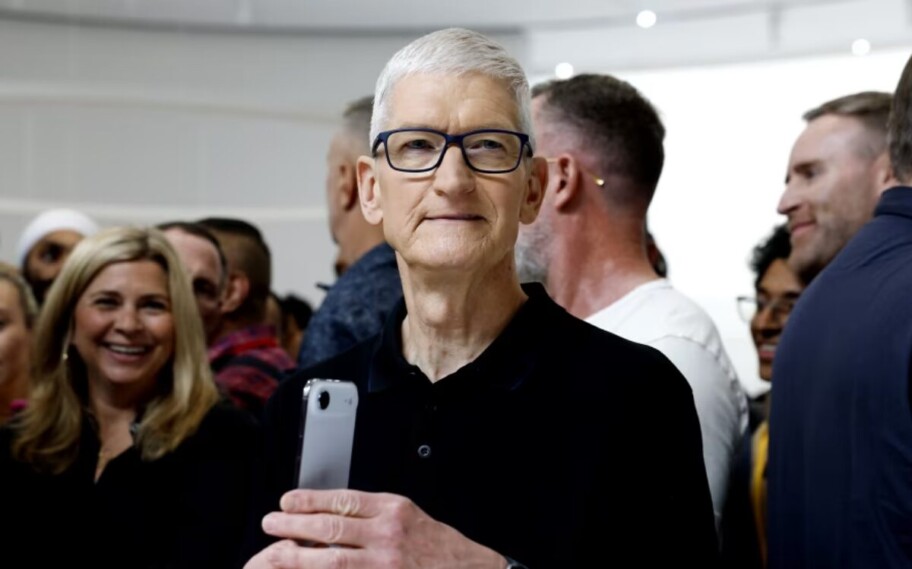 Tim Cook confirma la subida de precios de los productos Apple tras la crisis mundial de las memorias RAM y NAND