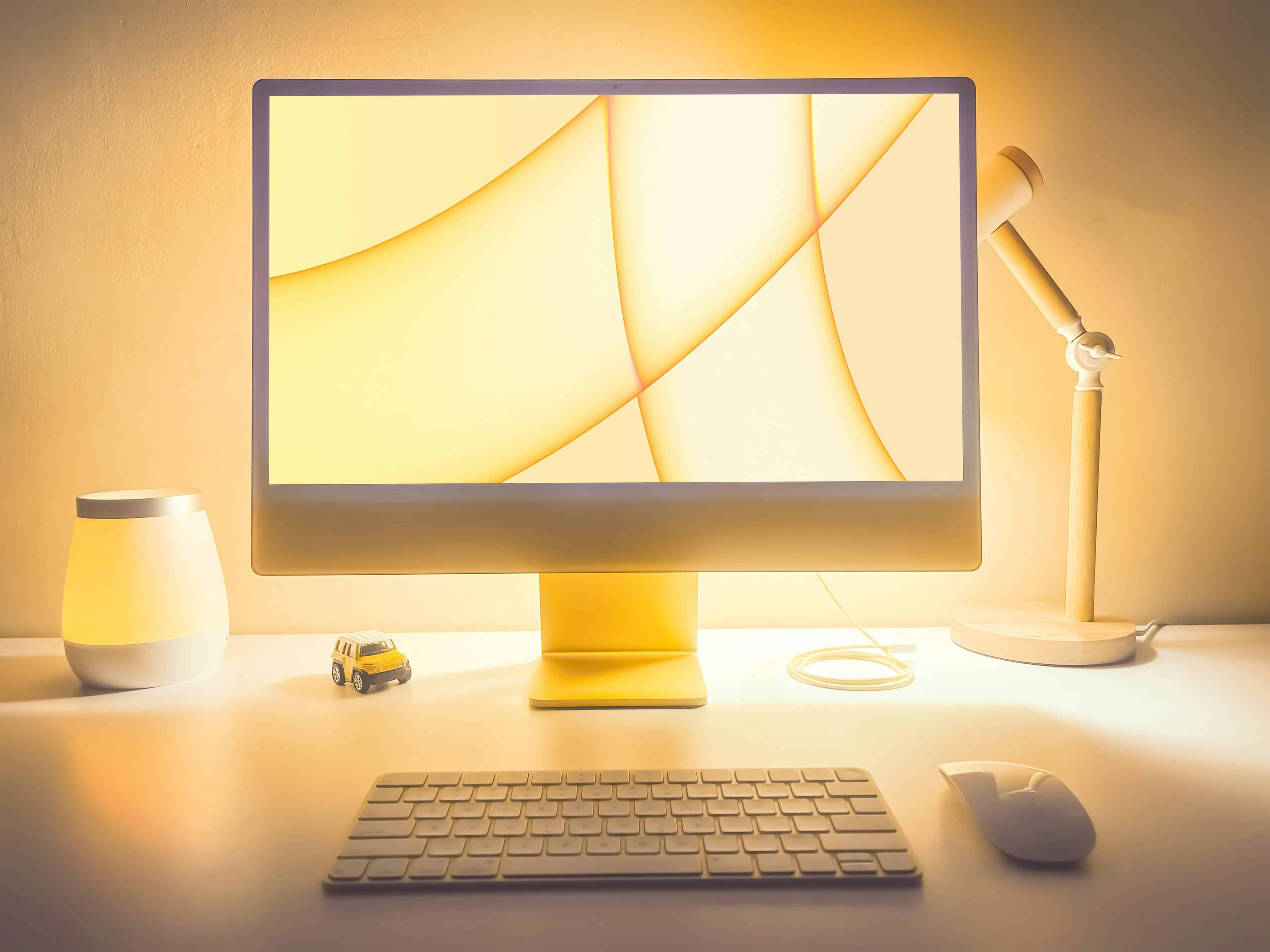 iMac amarillo