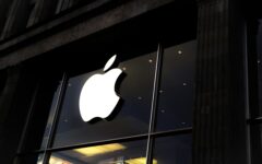 ‘Es la persona perfecta’: Tim Cook explica por qué eligió a John Ternus para liderar Apple